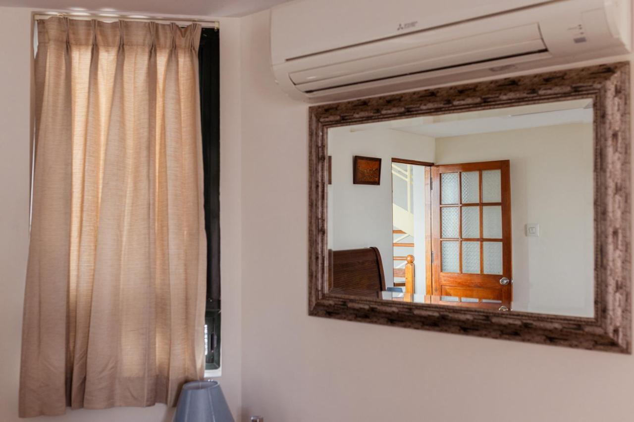 Luho 41 Penthouse Bed and Breakfast Bangalore Buitenkant foto