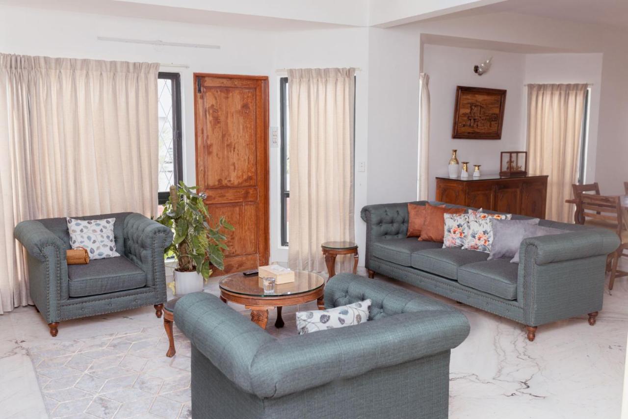 Luho 41 Penthouse Bed and Breakfast Bangalore Buitenkant foto