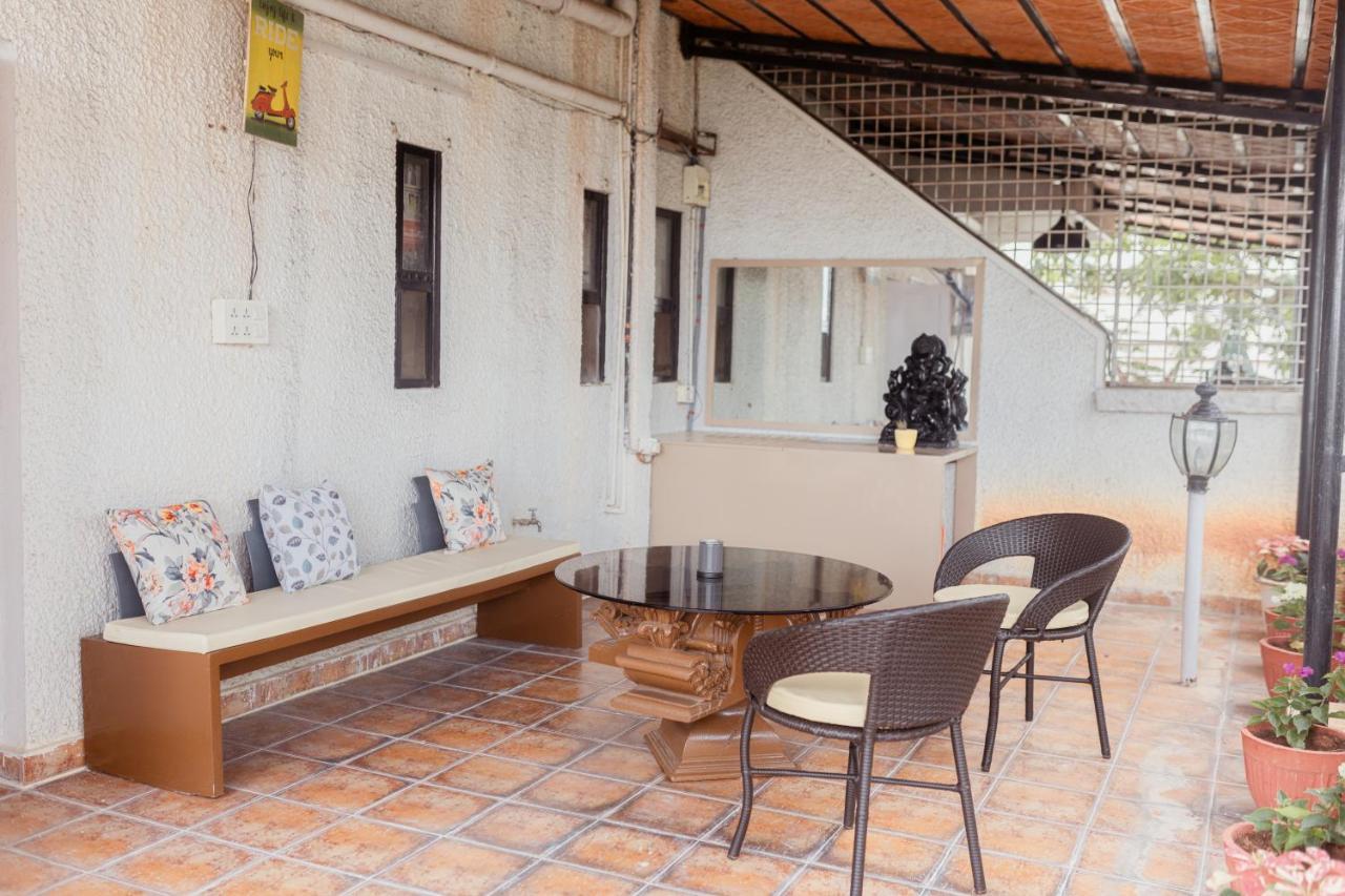 Luho 41 Penthouse Bed and Breakfast Bangalore Buitenkant foto
