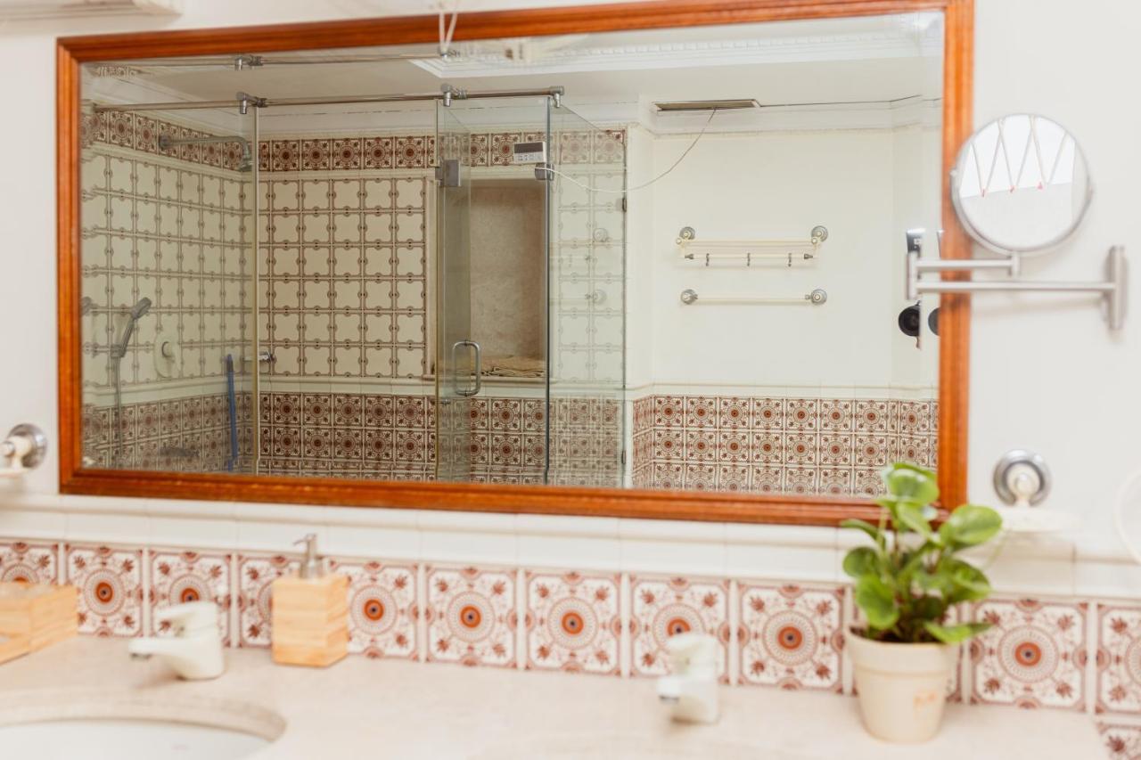 Luho 41 Penthouse Bed and Breakfast Bangalore Buitenkant foto