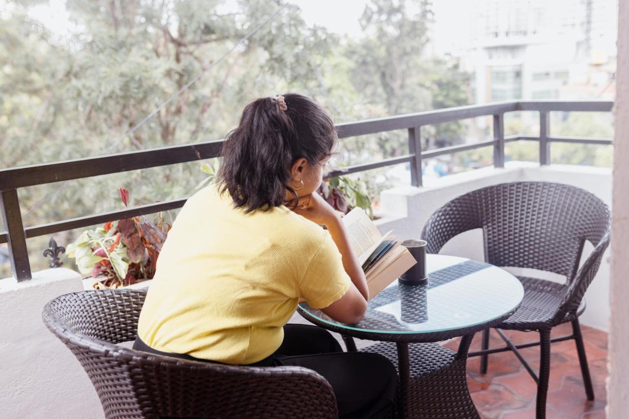 Luho 41 Penthouse Bed and Breakfast Bangalore Buitenkant foto